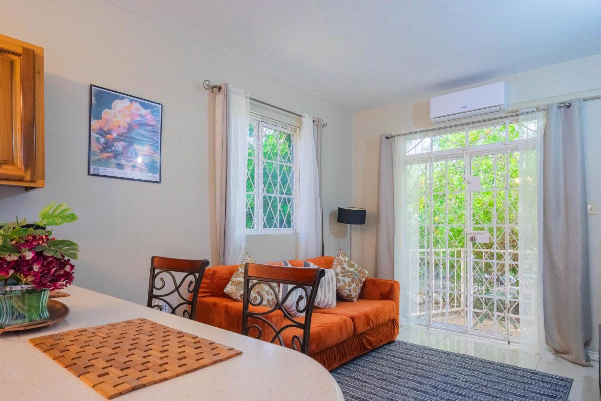 Musgrave Annex- Comfy 1 Bedroom Apartment On The Ground Floor 金斯敦 外观 照片