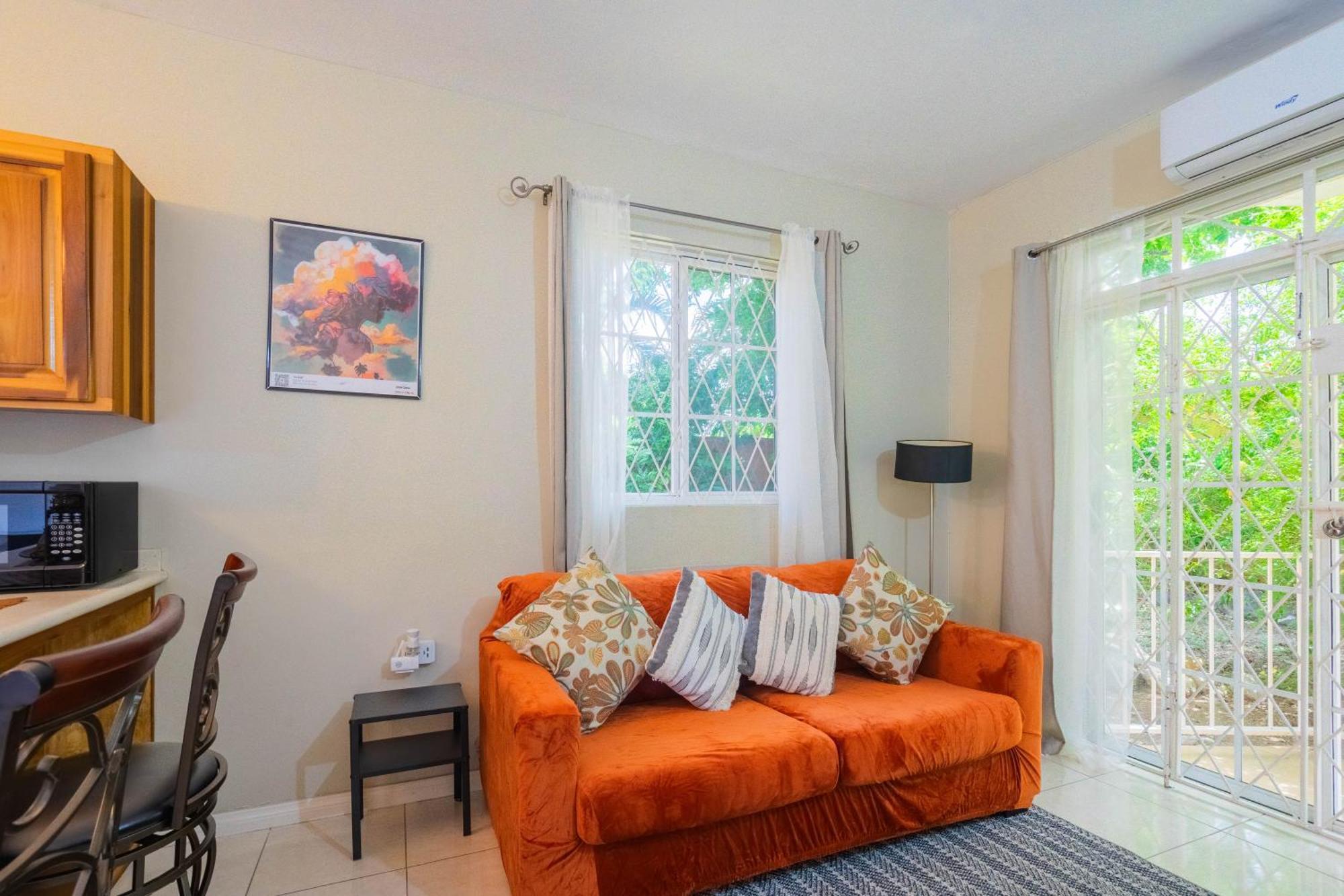 Musgrave Annex- Comfy 1 Bedroom Apartment On The Ground Floor 金斯敦 外观 照片